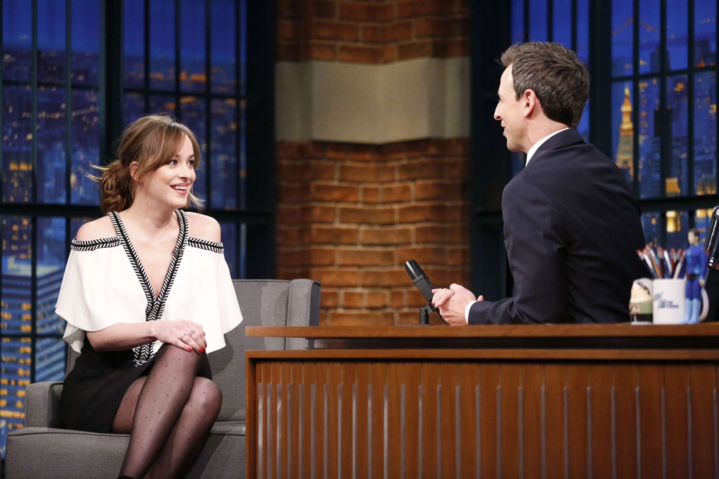 Jan 25 | NBC's 'Late Night with Seth Meyers' - 008 - Dazzling Dakota ...